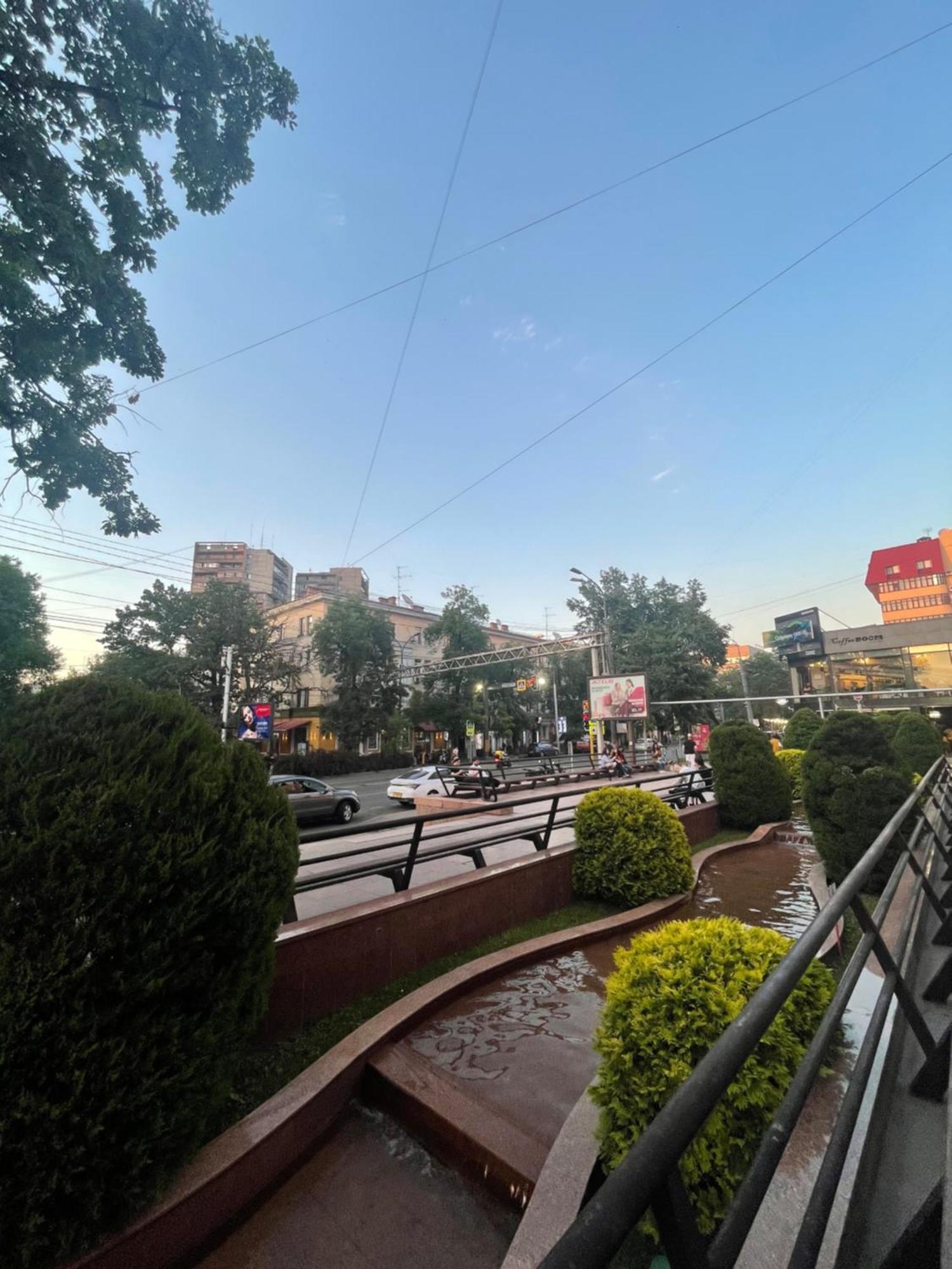 Двухкомнатная Квартира На Арбате Алма Ата Екстериор снимка